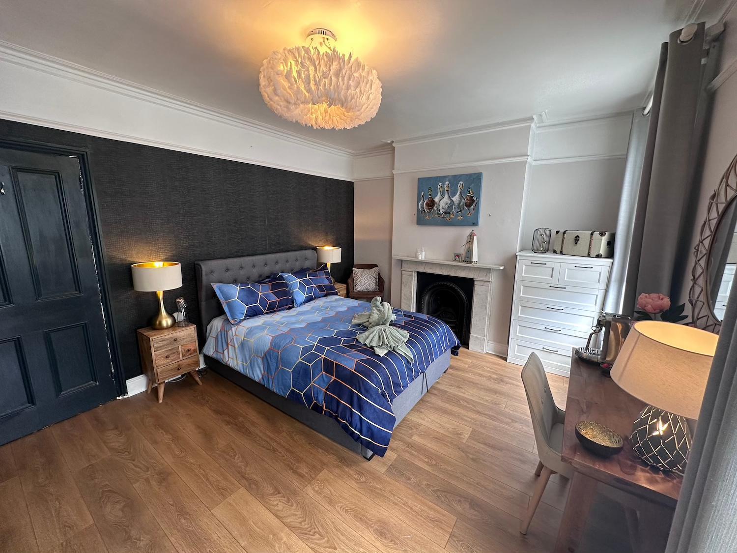 Large Bedroom In Beautiful House 런던 외부 사진